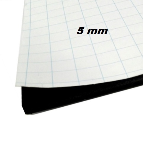 Cartón pluma adhesivo negro 5mm 25x35cm