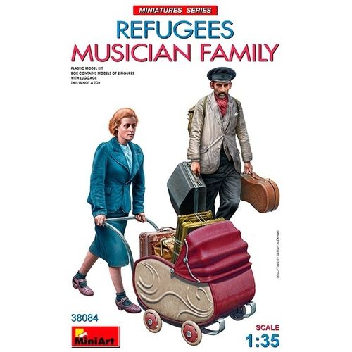 38084 Miniart Refugees. Musician Family